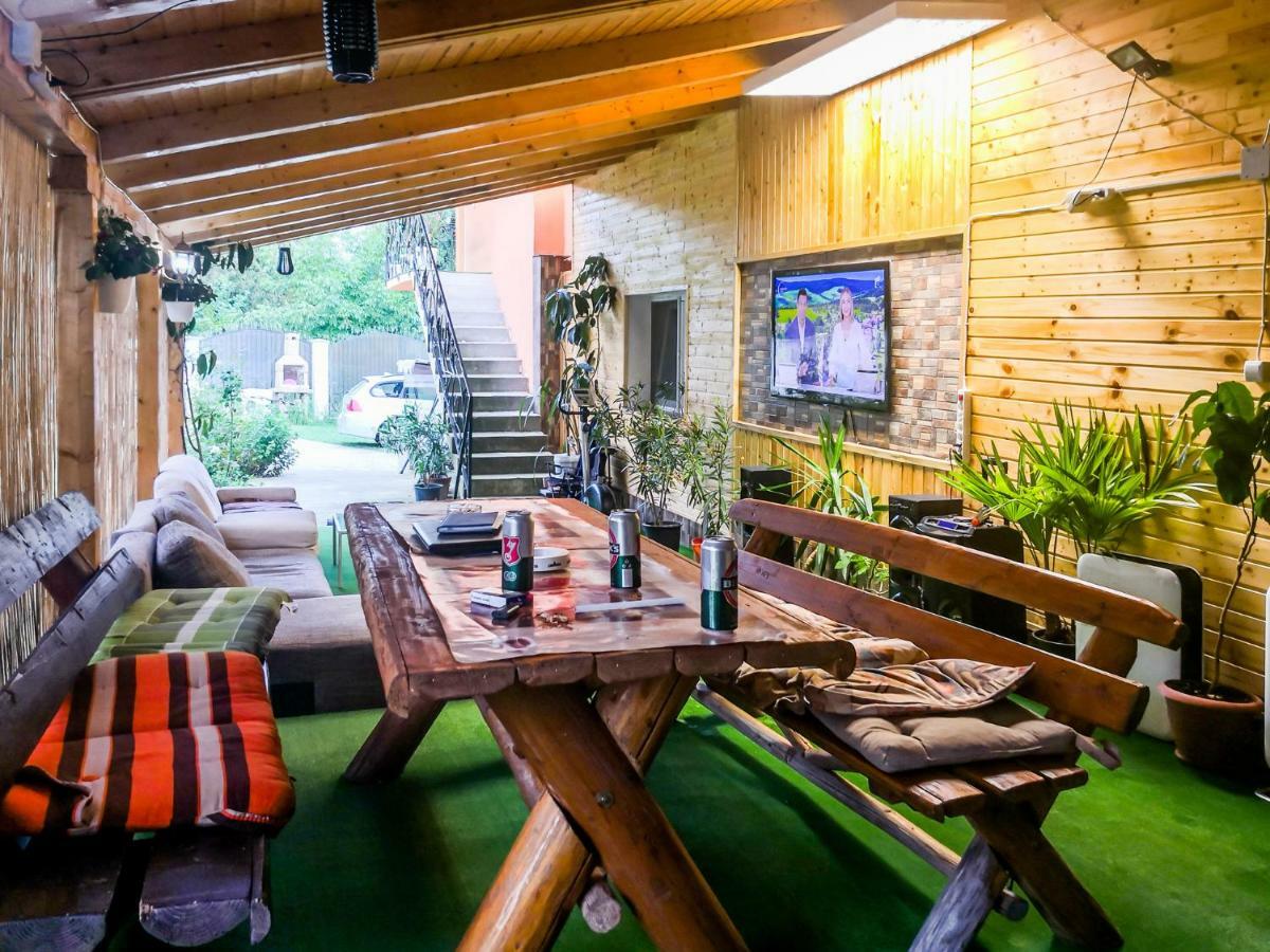 Casa De Vacanta Jeny Novaci-Străini Kültér fotó
