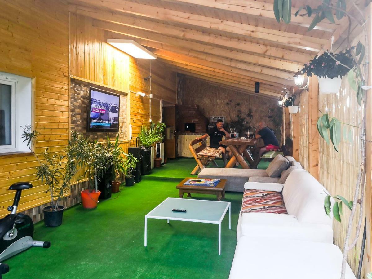 Casa De Vacanta Jeny Novaci-Străini Kültér fotó