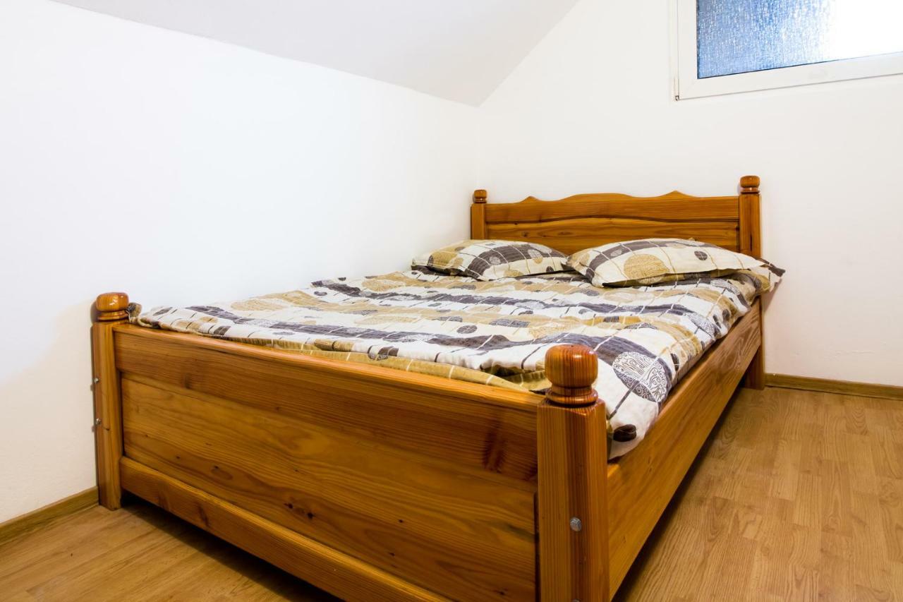 Casa De Vacanta Jeny Novaci-Străini Kültér fotó